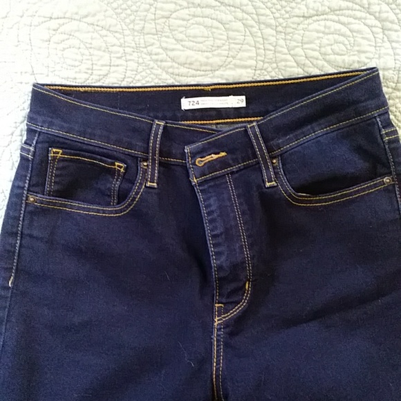 Levi's 724 high rise straight jeans. - Picture 3 of 6